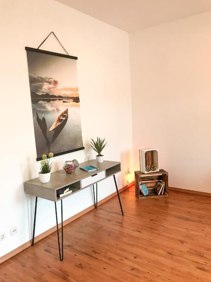 Modern-TOP City Lage -5 min - HBhf Netflix Küche Boxspringbett 2m x 2m bis 4 Pers Magdeburgo Exterior foto